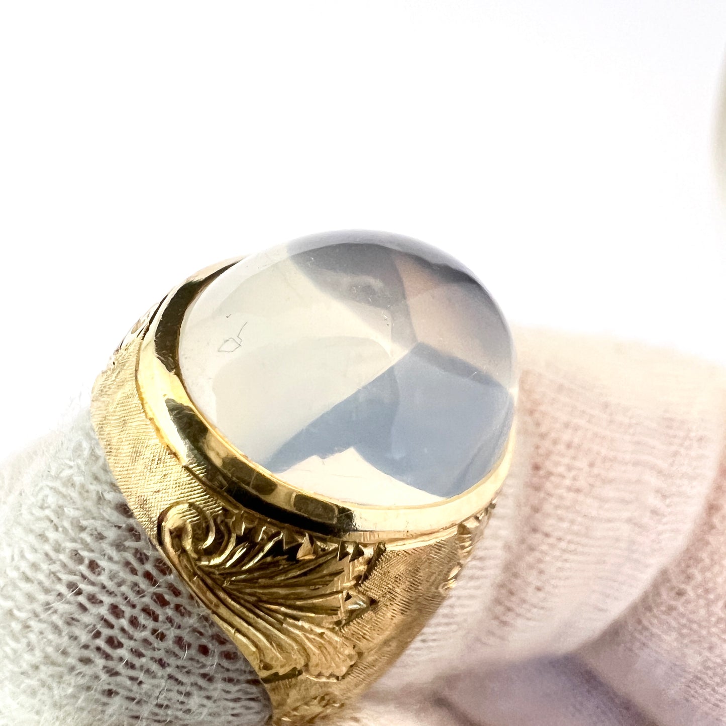 Italy. Vintage 1950-60s. Bold 18k Gold Moonstone Ring.