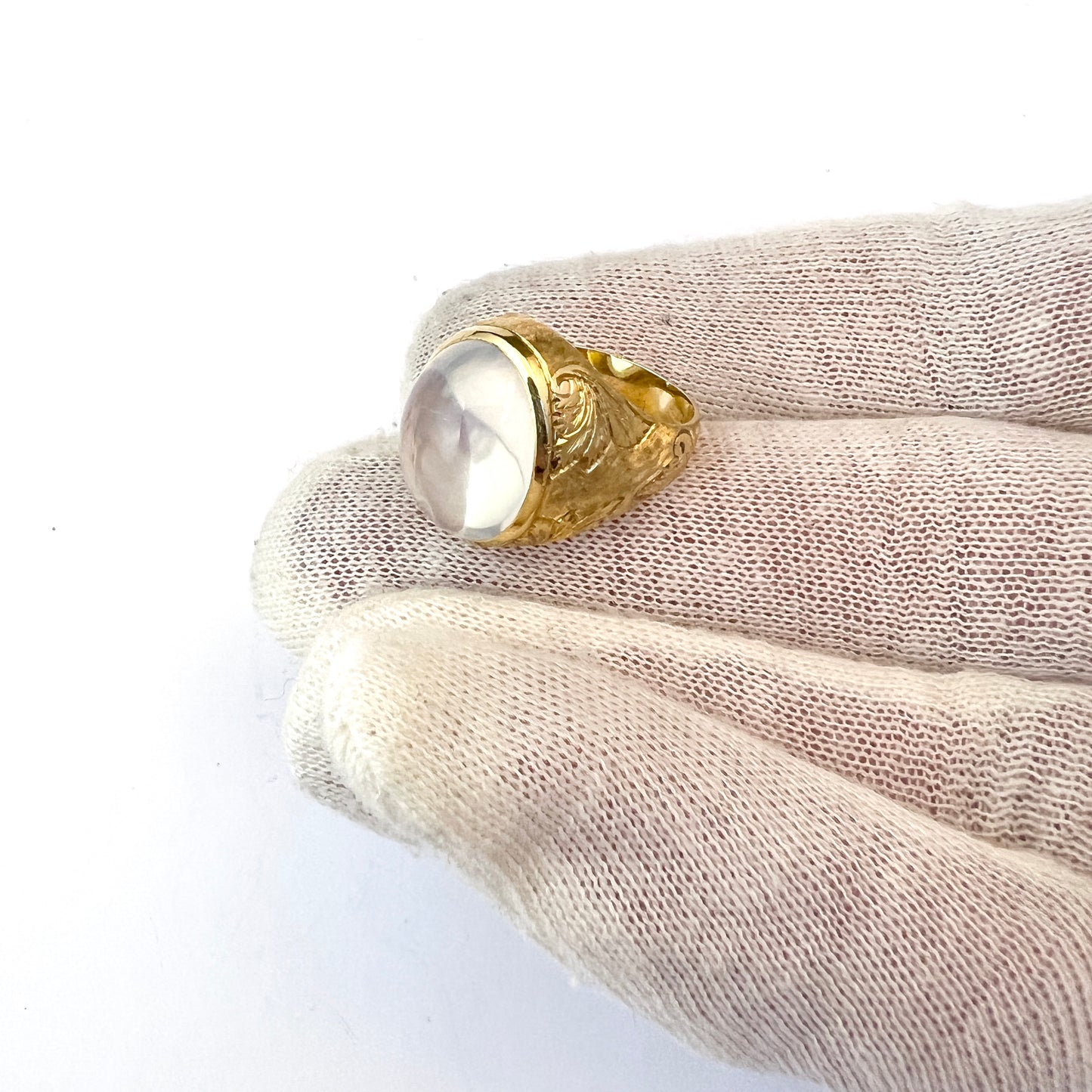 Italy. Vintage 1950-60s. Bold 18k Gold Moonstone Ring.