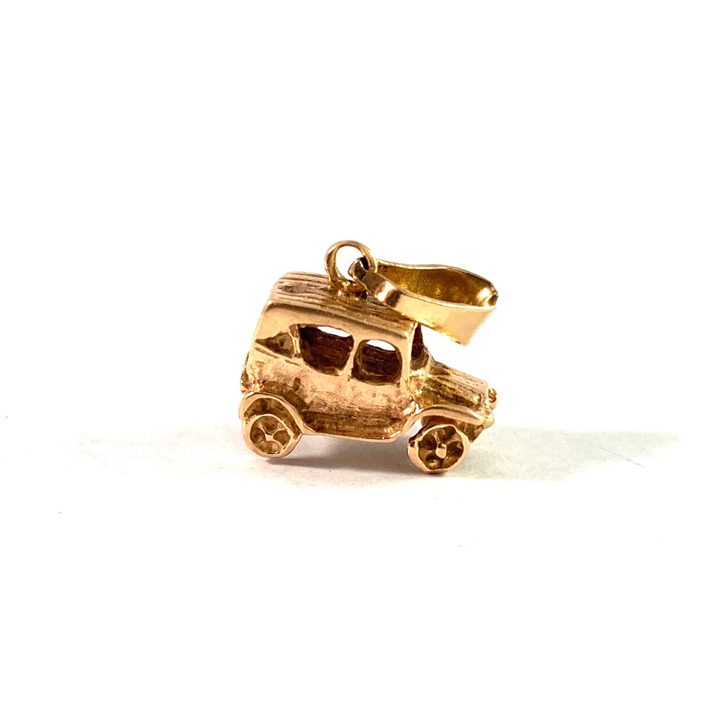 Vintage Mid Century 18k Gold Car T-Ford? Charm.