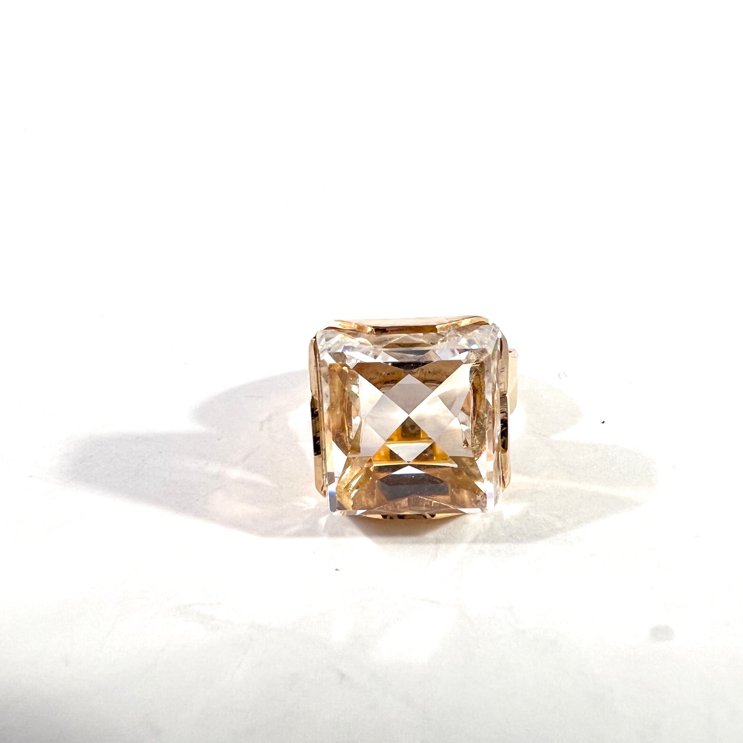 ALTON, Sweden 1972. Vintage 18k Gold Rock Crystal Ring.