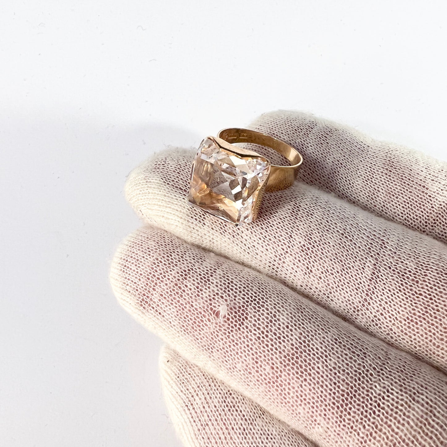 ALTON, Sweden 1972. Vintage 18k Gold Rock Crystal Ring.