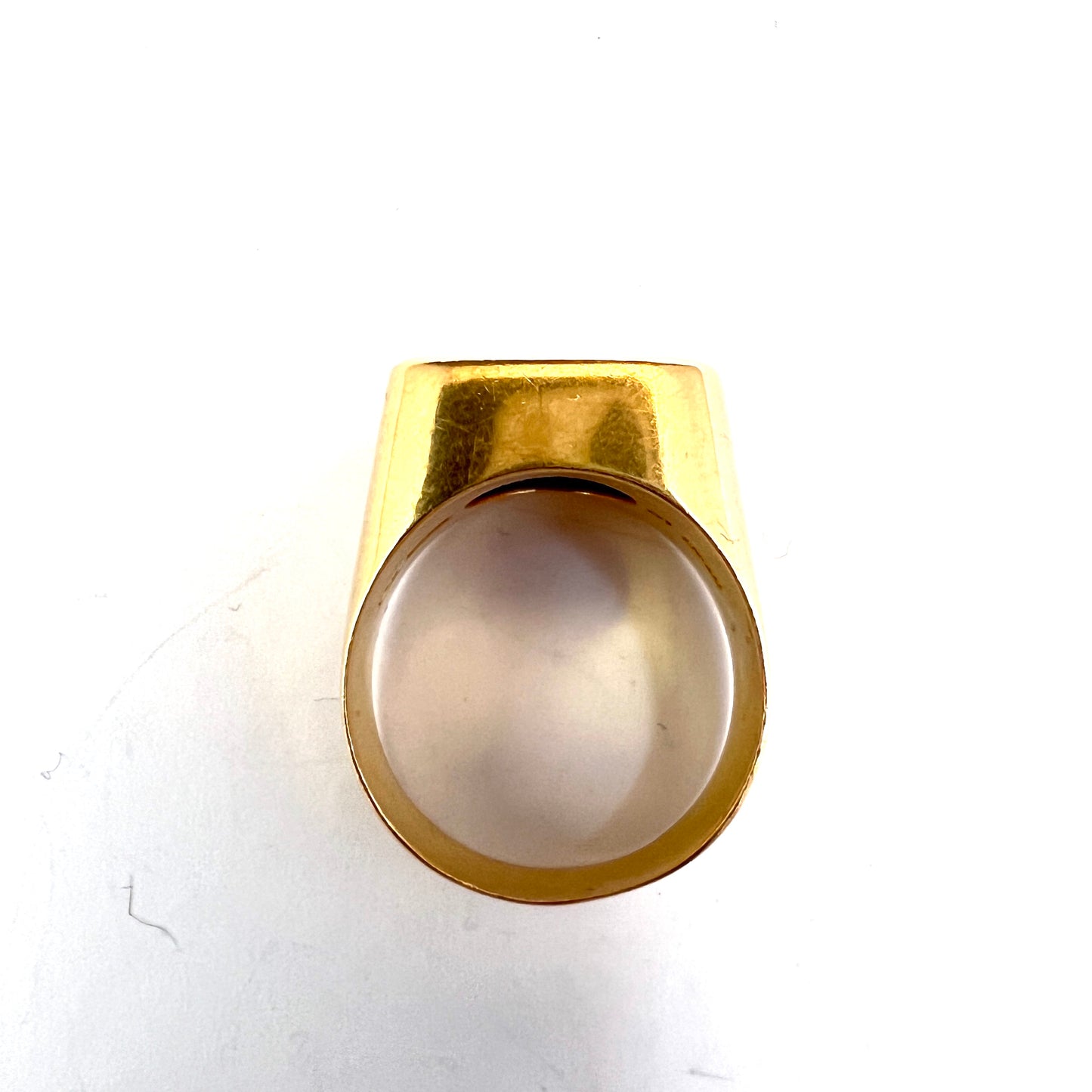 Forsman & Gardfors, Sweden 1965. Vintage 18k Gold Synthetic Sapphire Ring.