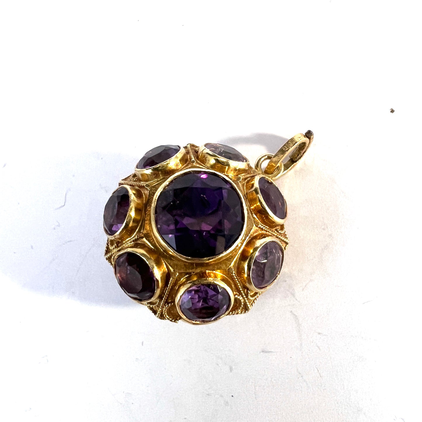 Vicenza, Italy 1944-68 Etruscan Revival 18k Gold Amethyst Pendant. 14.7 gram