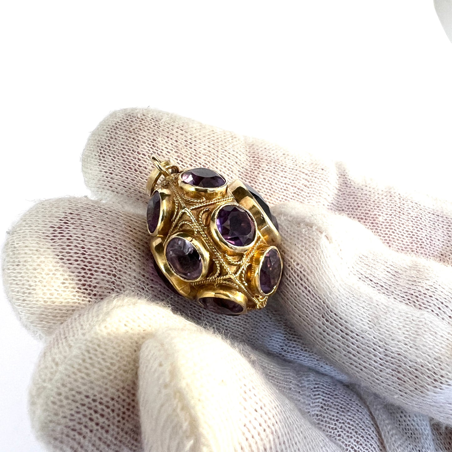 Vicenza, Italy 1944-68 Etruscan Revival 18k Gold Amethyst Pendant. 14.7 gram