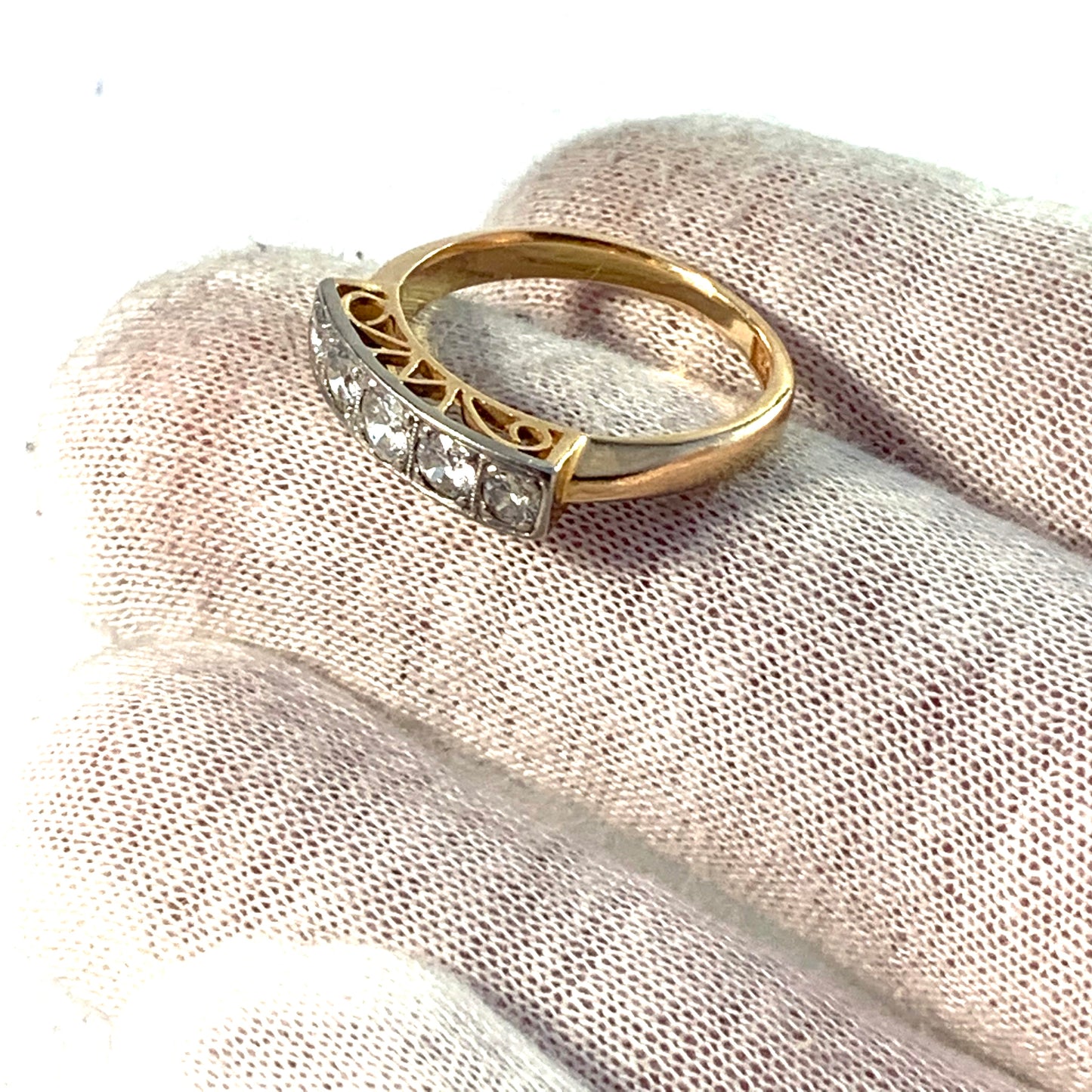 Håkanson, Sweden 1940s 18k Gold 0.83ctw Diamond Ring.