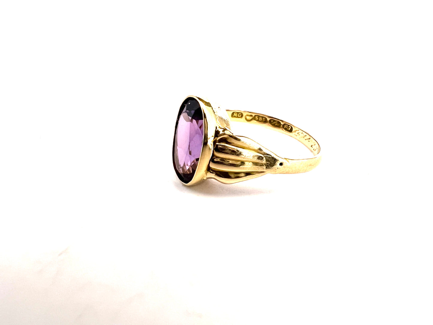 Raul Grönlund, Finland 1959. Vintage 14k Gold Amethyst Ring.