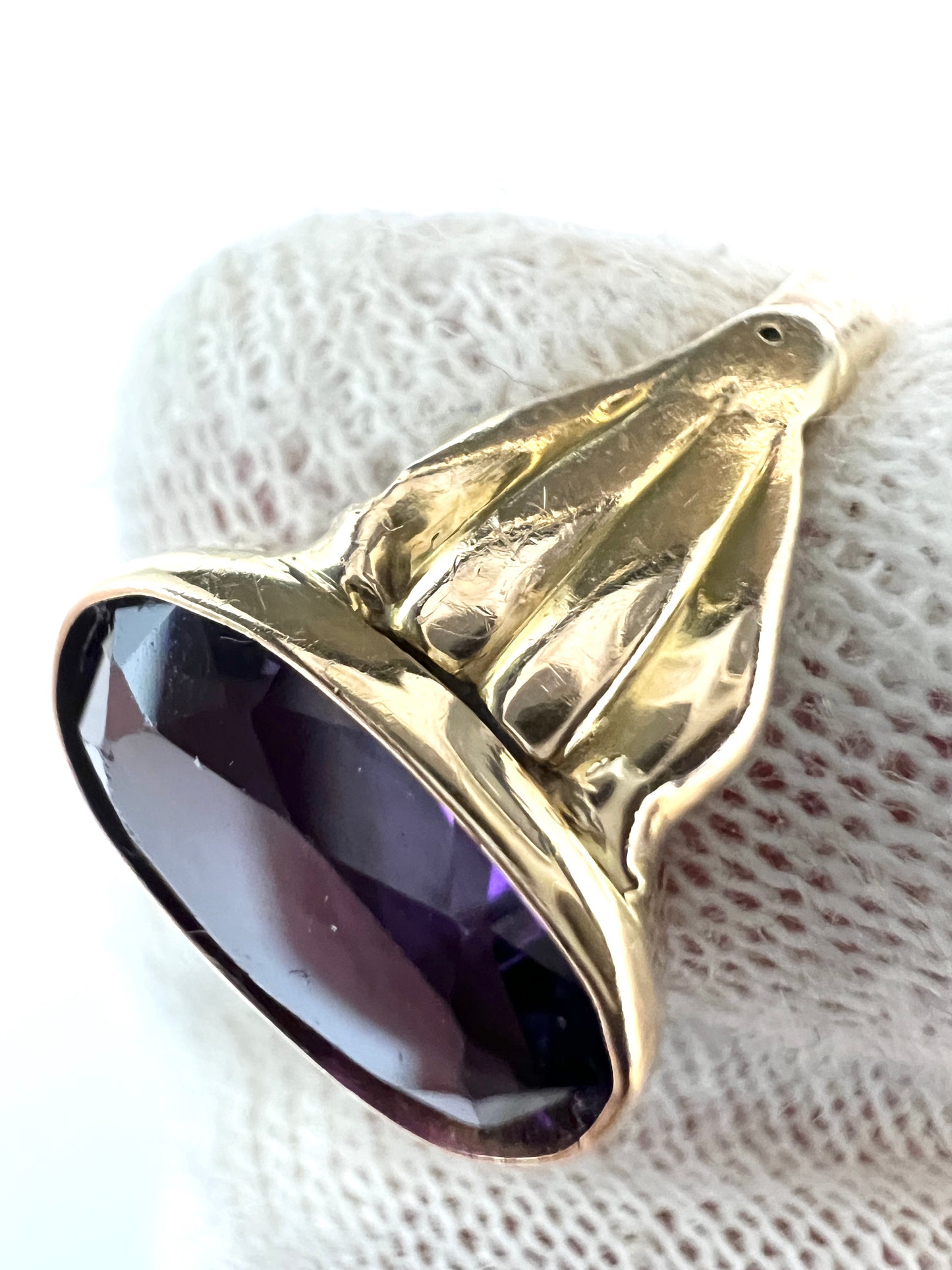 Raul Grönlund, Finland 1959. Vintage 14k Gold Amethyst Ring.