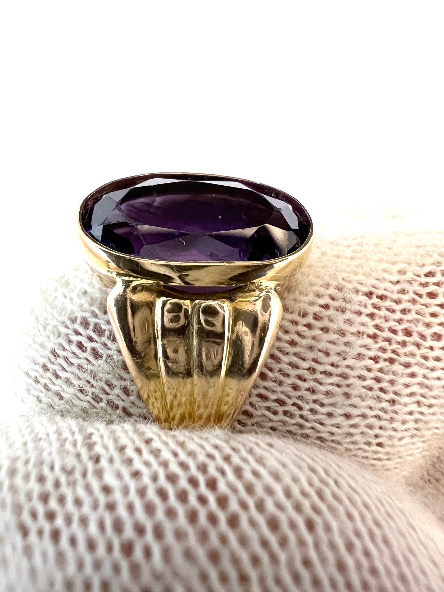 Raul Grönlund, Finland 1959. Vintage 14k Gold Amethyst Ring.