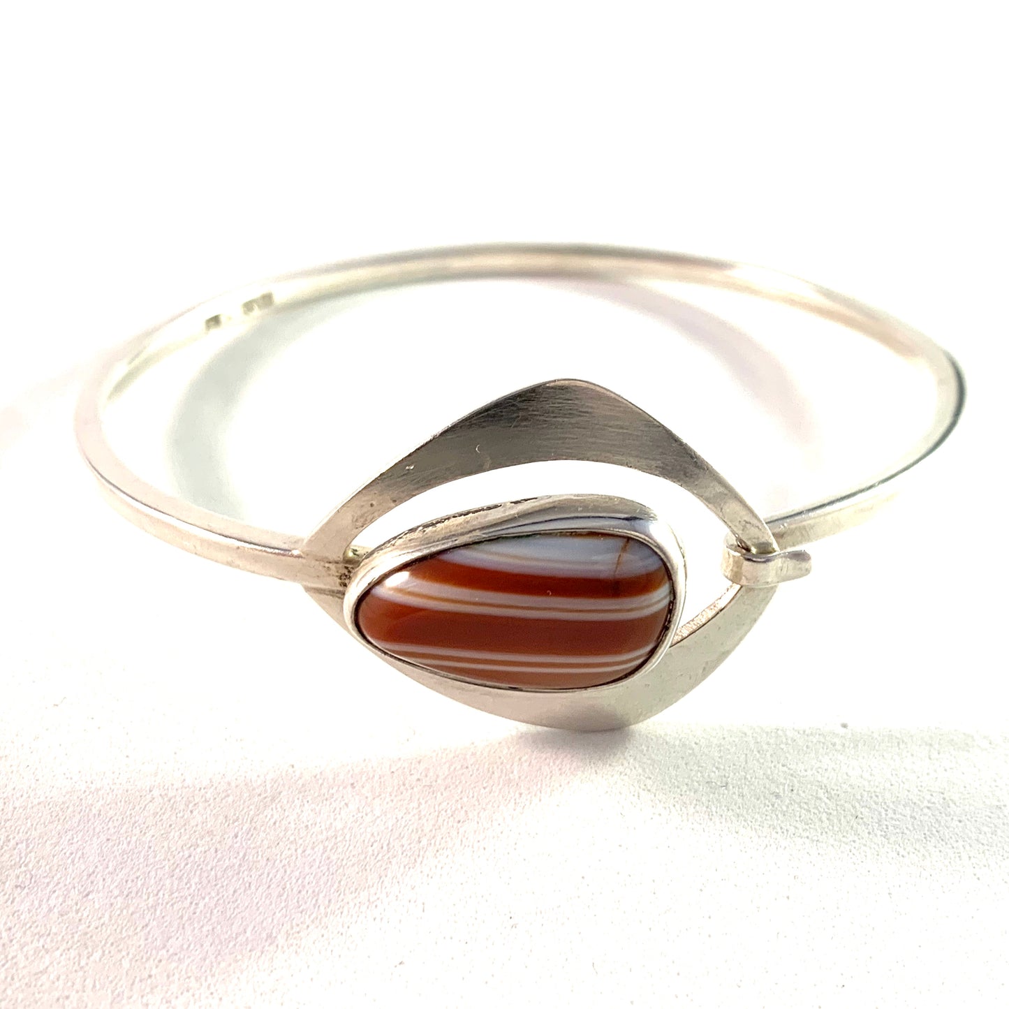 Kaplan, Sweden 1967 Modernist Sterling Silver Agate Bangle Bracelet.