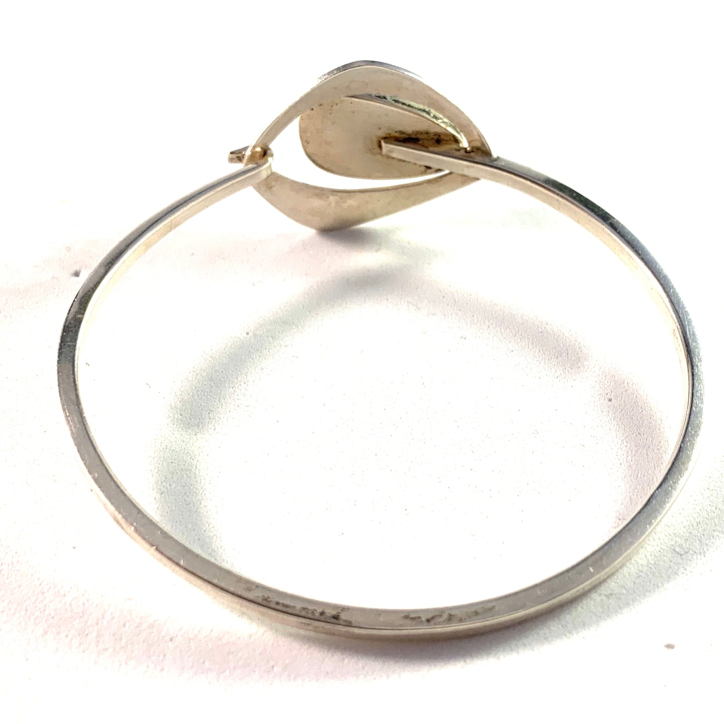 Kaplan, Sweden 1967 Modernist Sterling Silver Agate Bangle Bracelet.