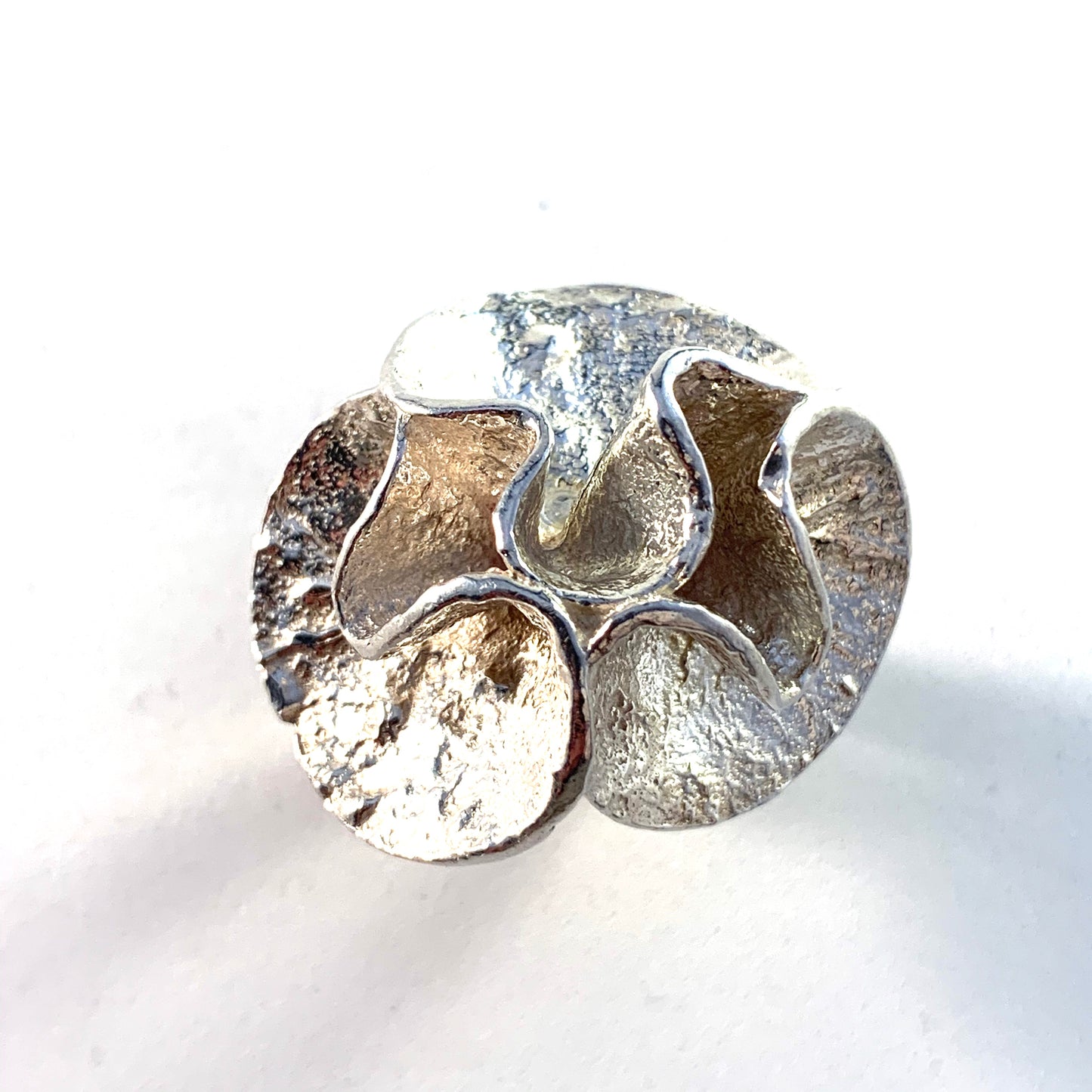 Theresia Hvorslev for Mema, Sweden 1974 Bold Sterling Water Lily Ring