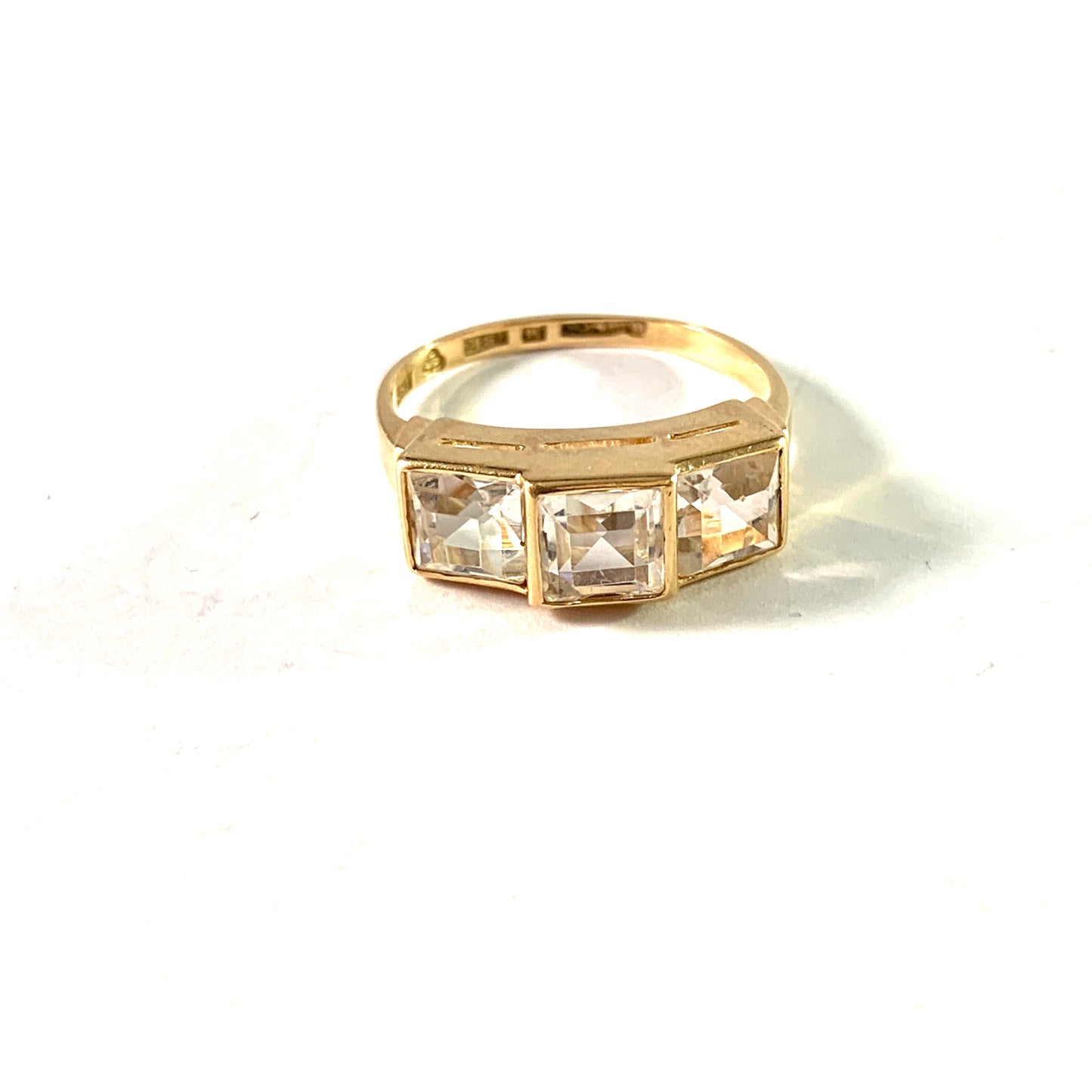 G Dahlgren, Sweden 1952. Mid Century 18k Gold Rock Crystal Ring. Boxed.