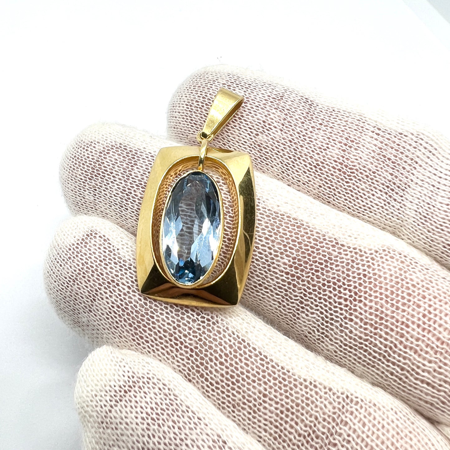 Sweden c 1950s. Vintage 18k Gold Blue Synthetic Spinel Pendant.