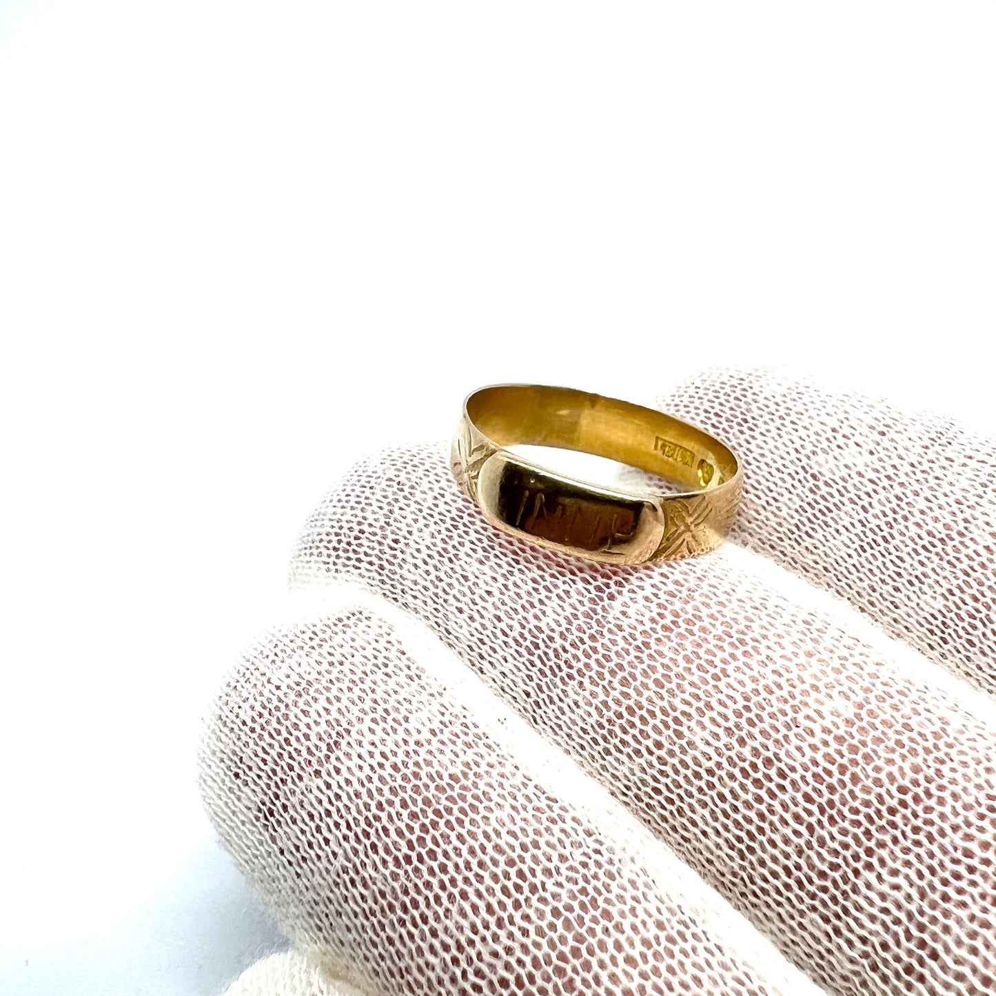 LGH Malmström, Sweden 1913. Antique 20k Gold Memory Ring.
