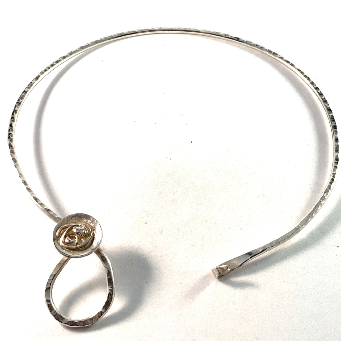 Grefberg, Sweden 1976 Hammered Sterling Modernist Necklace.