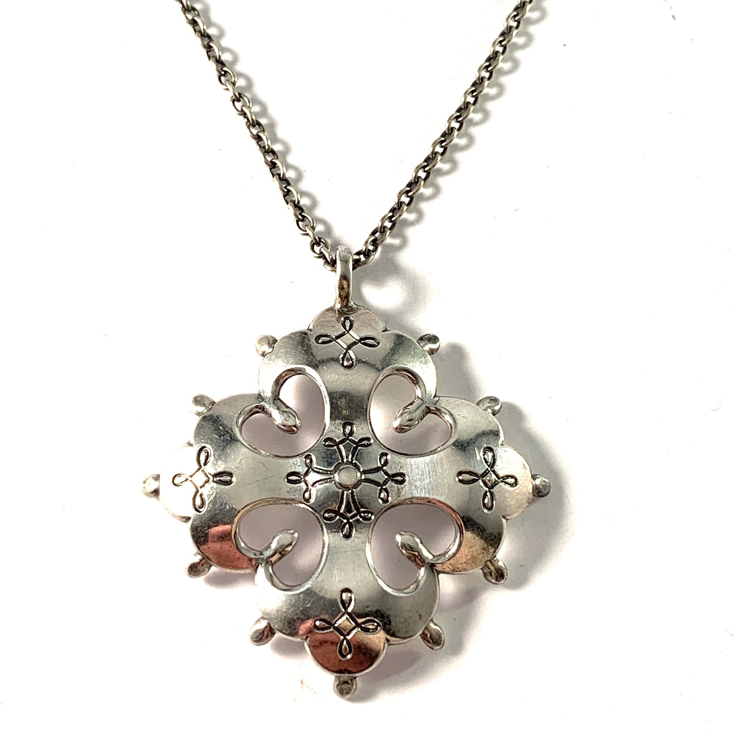 Kalevala Koru, Finland Vintage Sterling Silver Pendant Necklace.
