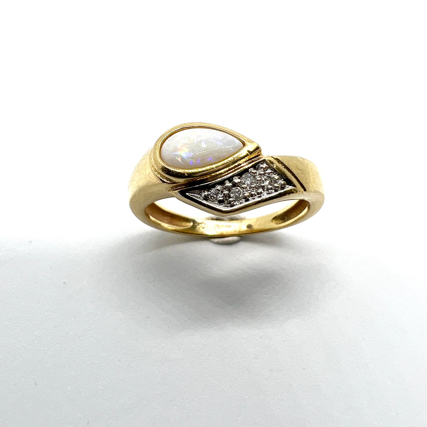 Sweden. Vintage 18k Gold Diamond Opal Ring.