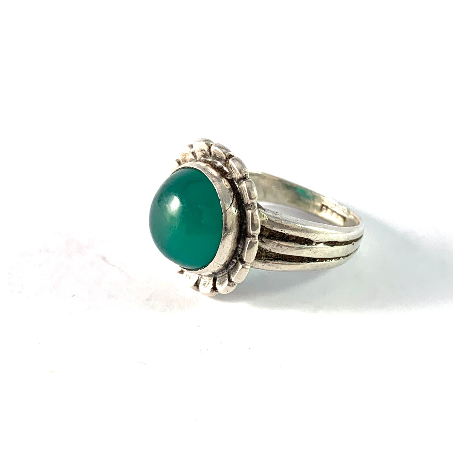 Kaplan, Sweden 1950s. Vintage Solid Silver Chrysoprase Ring.