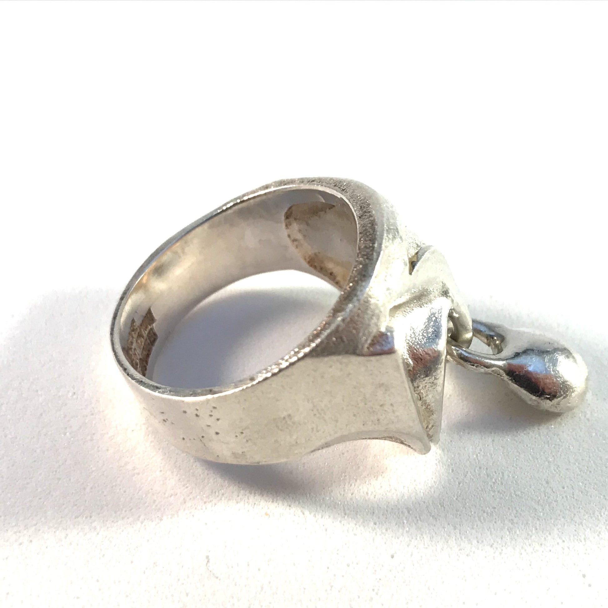 Bjorn Weckstrom for Lapponia, Finland year 1974 Sterling Silver Kinetic Ring. 