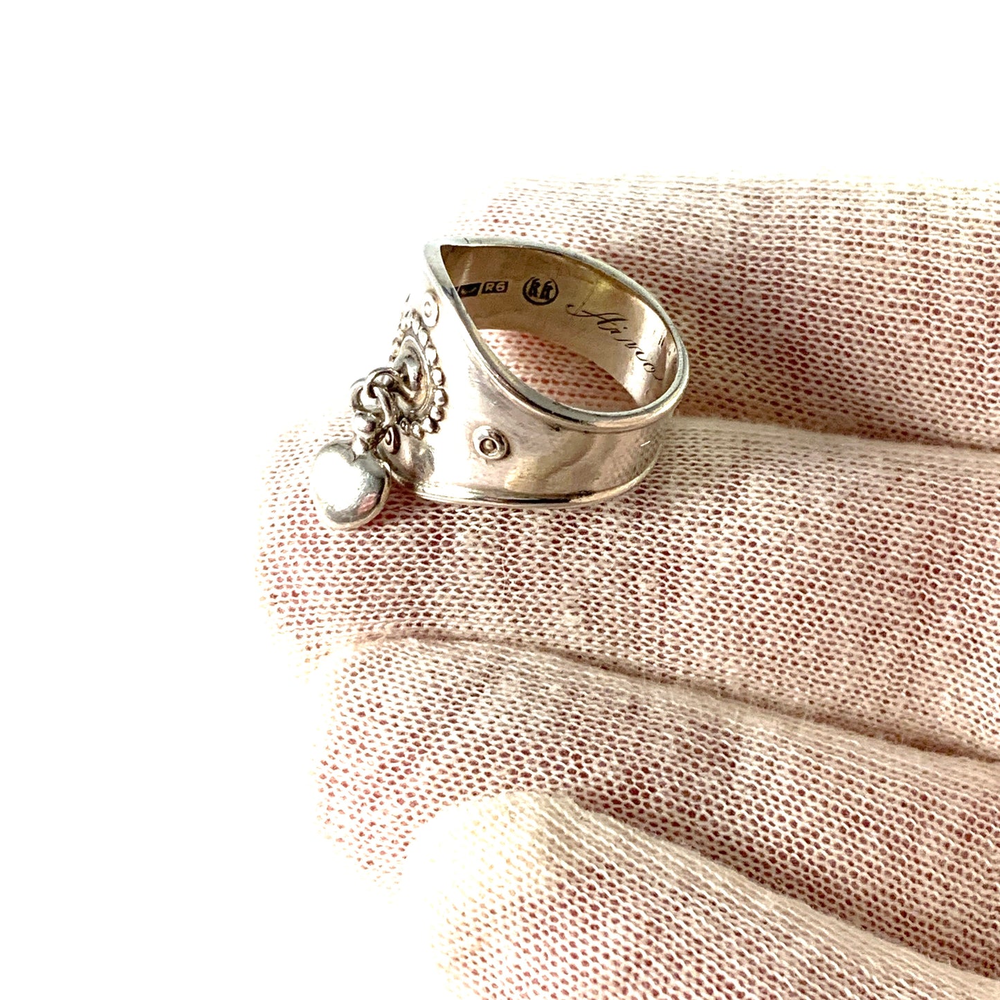 Holger Lindstrom for Kalevala Koru, Finland year 1946. Heart Love Ring. Early!