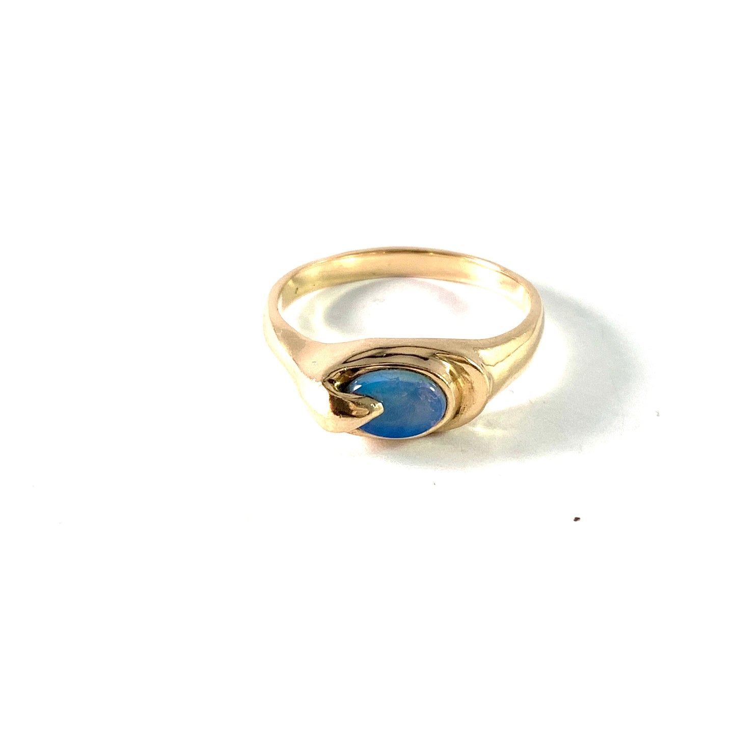 Vintage 18k Gold Opal Triplet Ring.