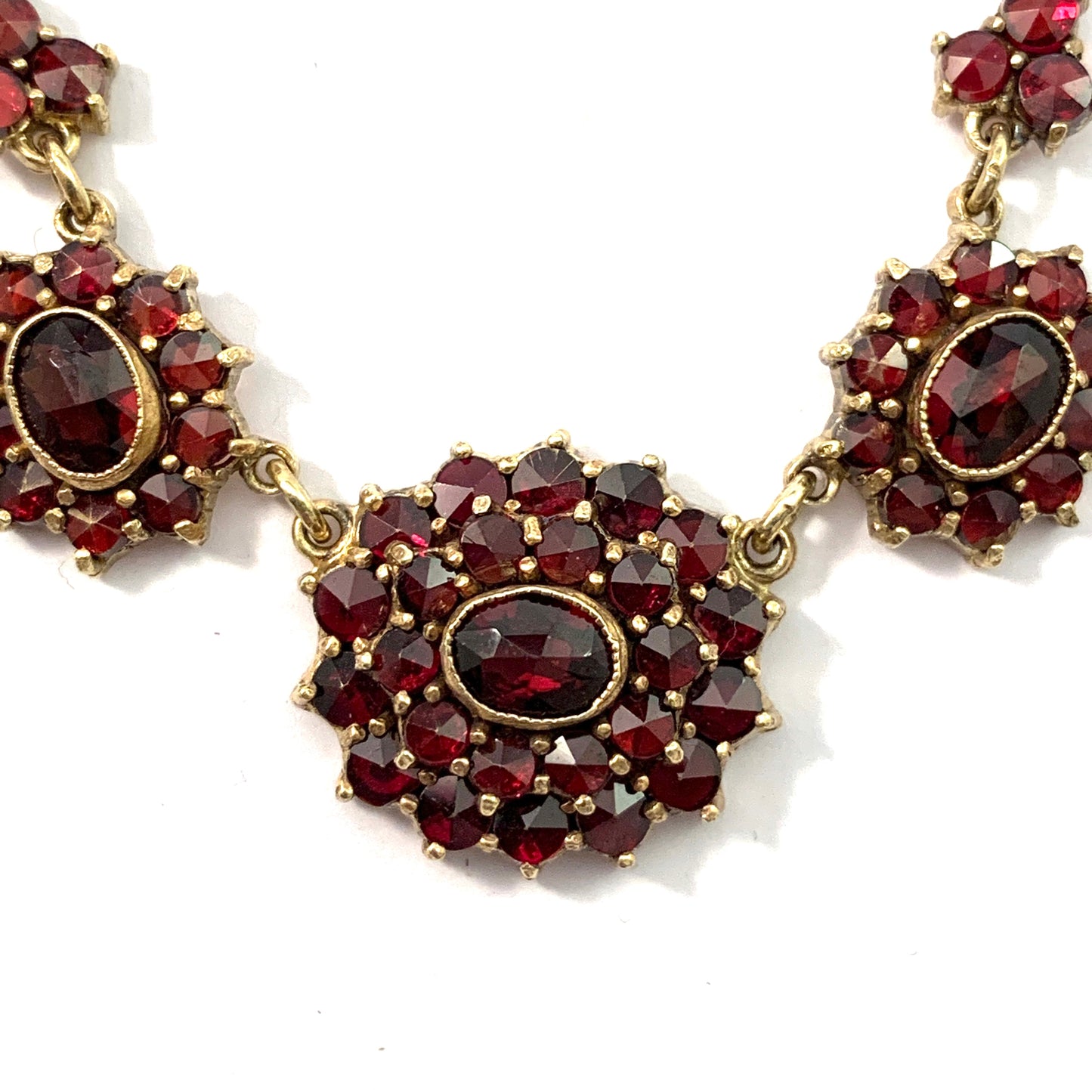 Vintage 1940-50s Bohemian Garnet Gilt Metal Necklace.