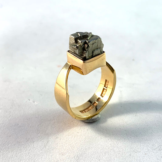 Tebon, Sweden 1978 Vintage Modernist 18k Gold Pyrite Ring.