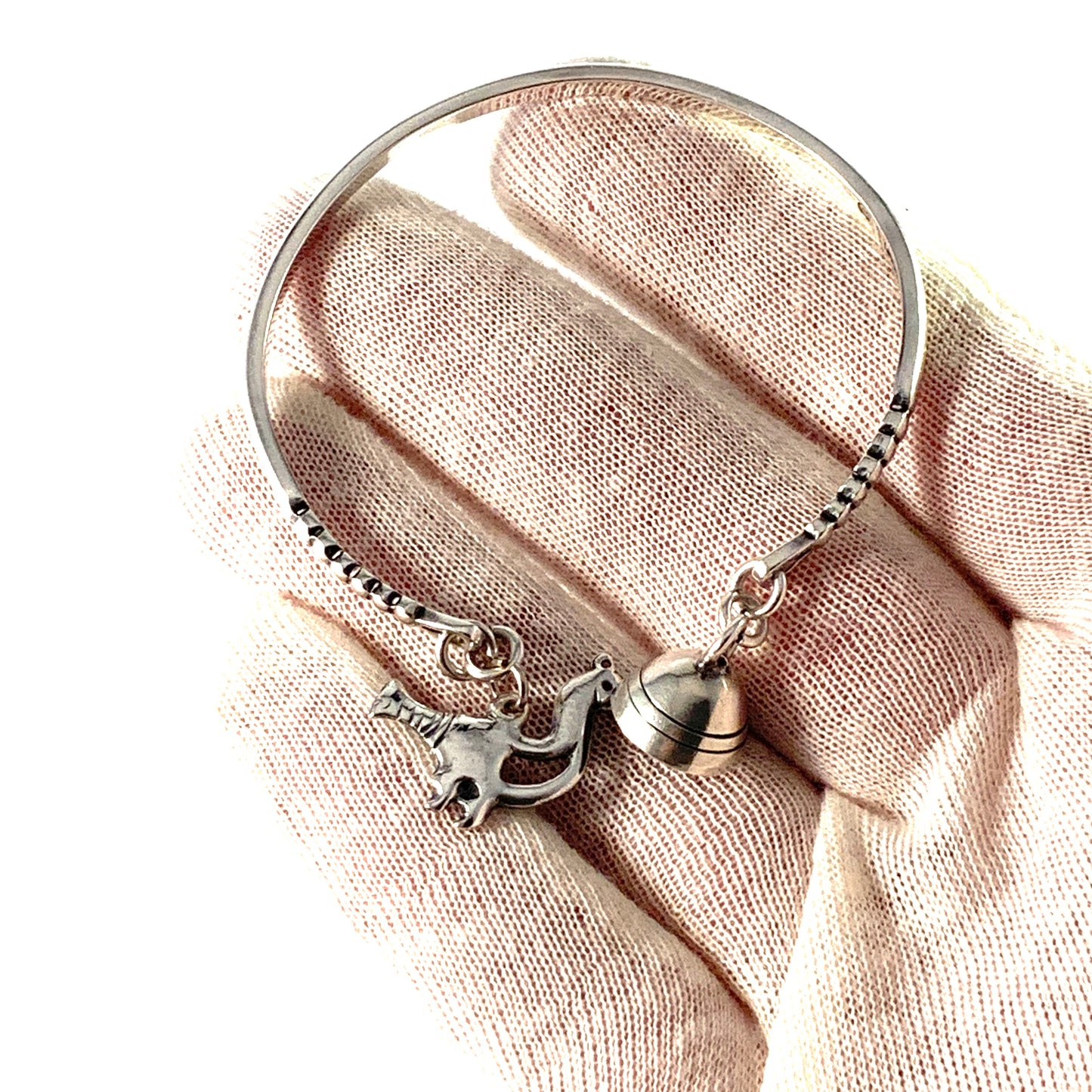 Holger Lindström for Kalevala Koru, Finland 1957. Early Solid Silver Open Charm Bangle.