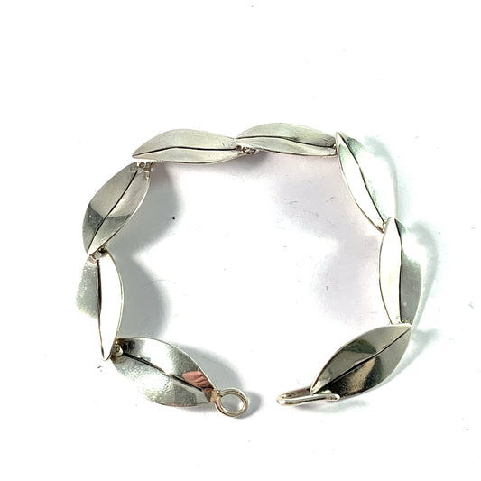 Acke R Tötterman, Sweden 1955 Mid Century Modern Sterling Silver Bracelet. Signed.