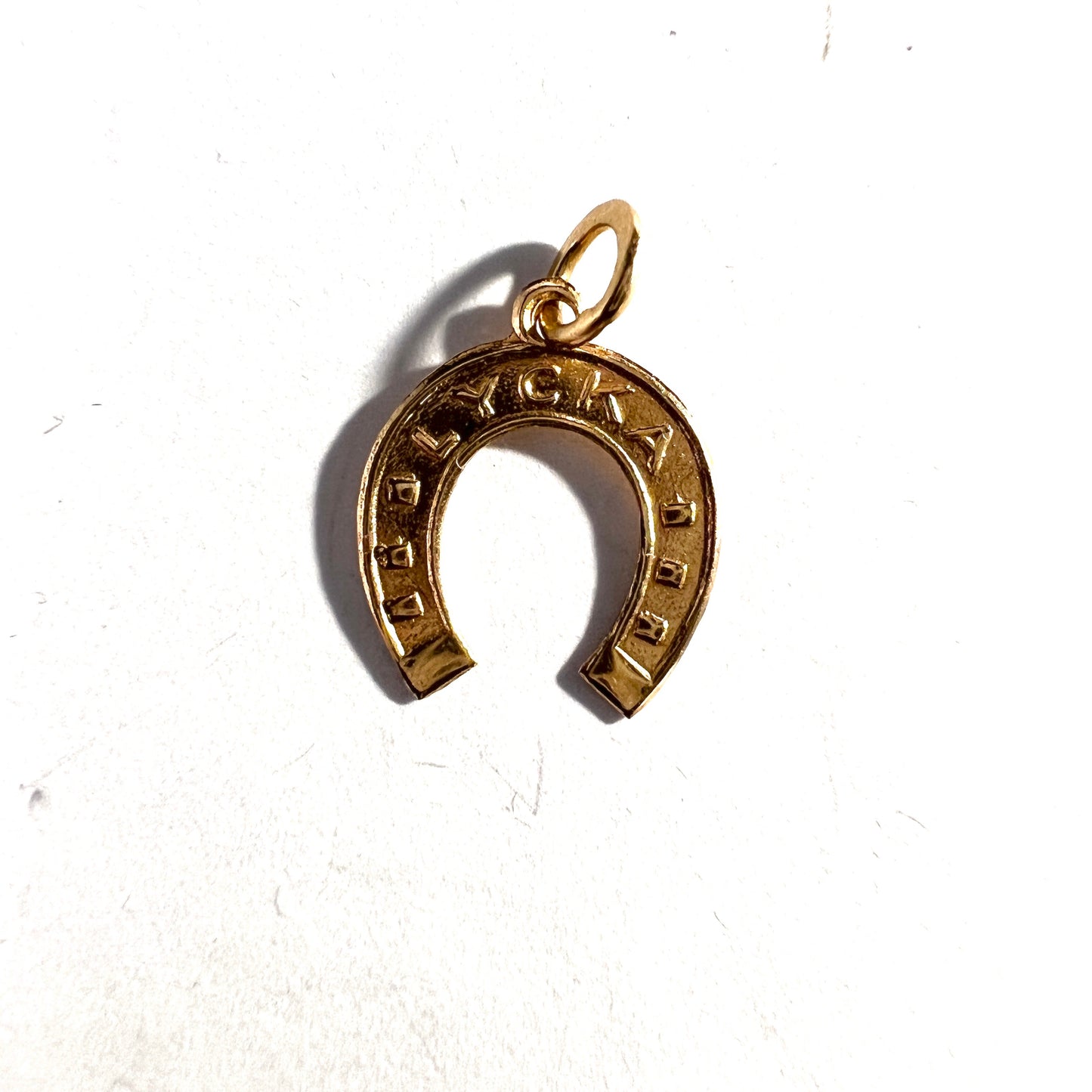 Bengt Hallberg, Sweden. Vintage 18k Gold Lucky Horseshoe Charm