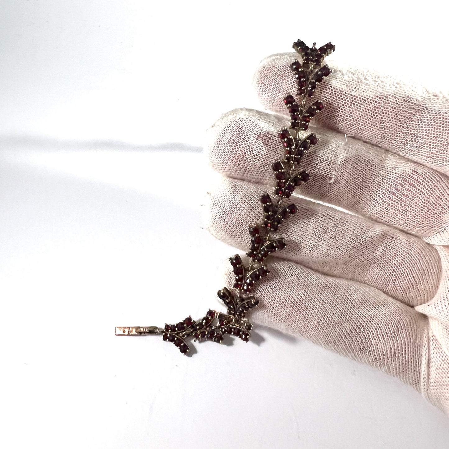 Vintage 1930s Art Deco Solid 830 Silver Bohemian Garnet Bracelet.