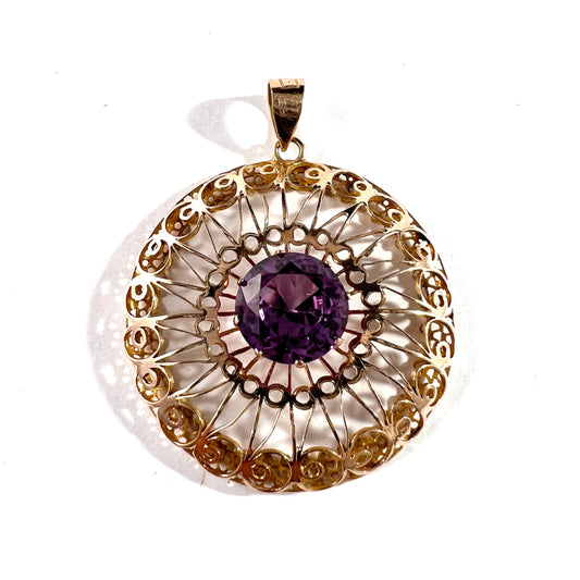 Vintage 14k Gold Synthetic Color Change Sapphire Pendant.