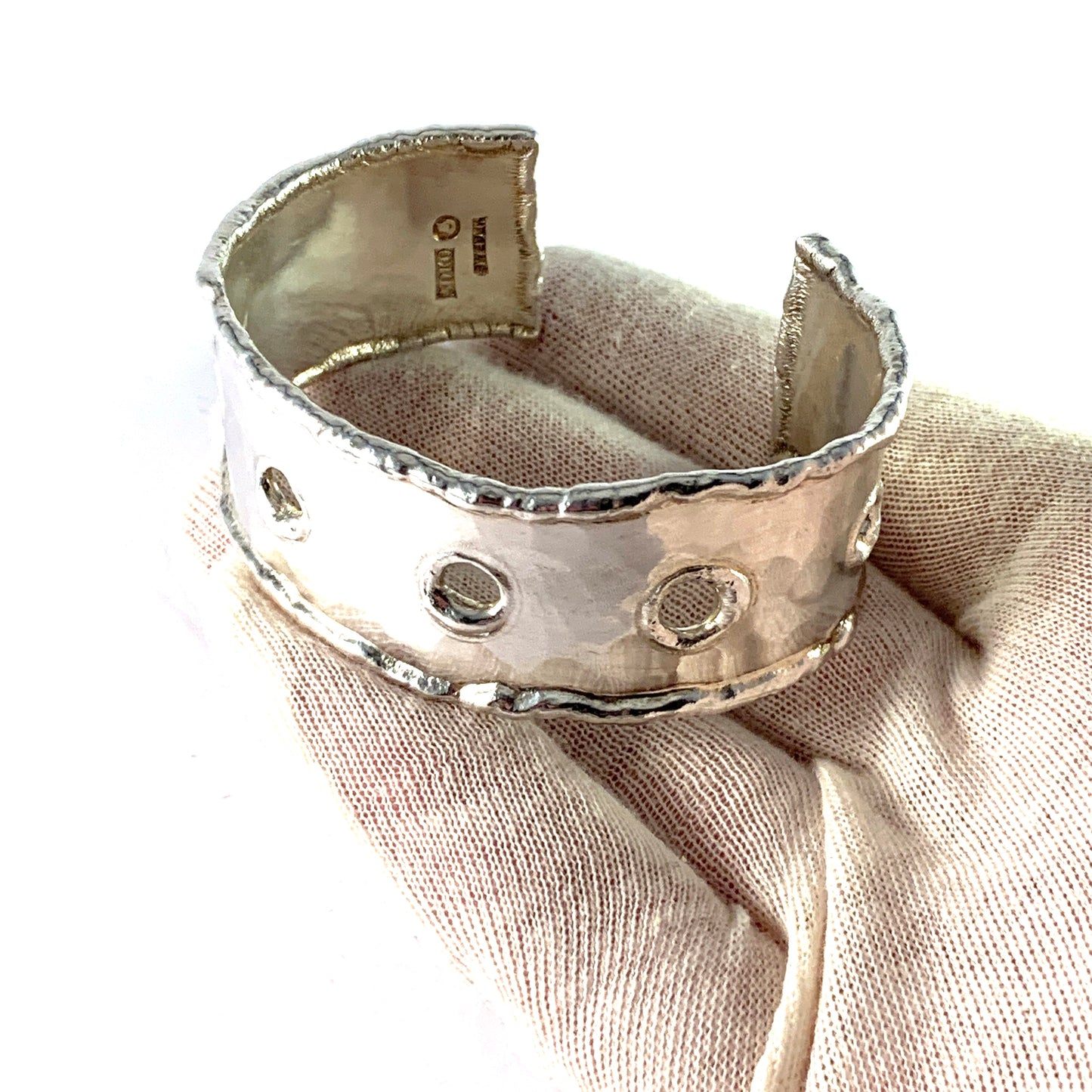 Nordisk Kokusai, Sweden 1974-79 Bold modernist Sterling Silver Cuff Bracelet.