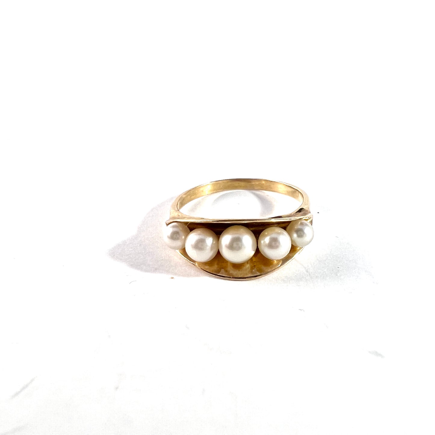 Vintage Mid Century 18k Gold Pearl Ring. Possibly France.