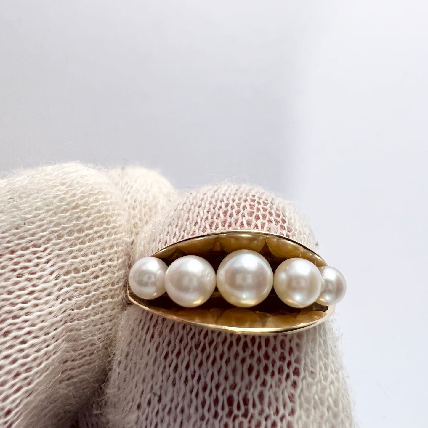 Vintage Mid Century 18k Gold Pearl Ring. Possibly France.