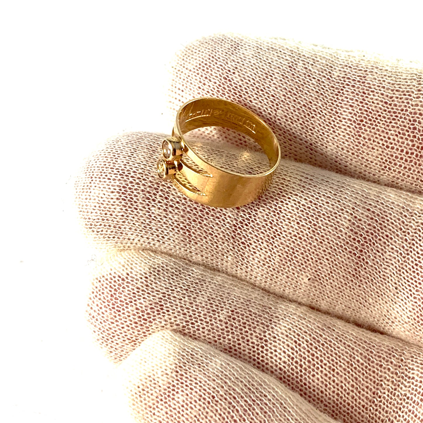 Bengt Hallberg, Sweden year 1970. Vintage 18k Gold Rock Crystal Ring.