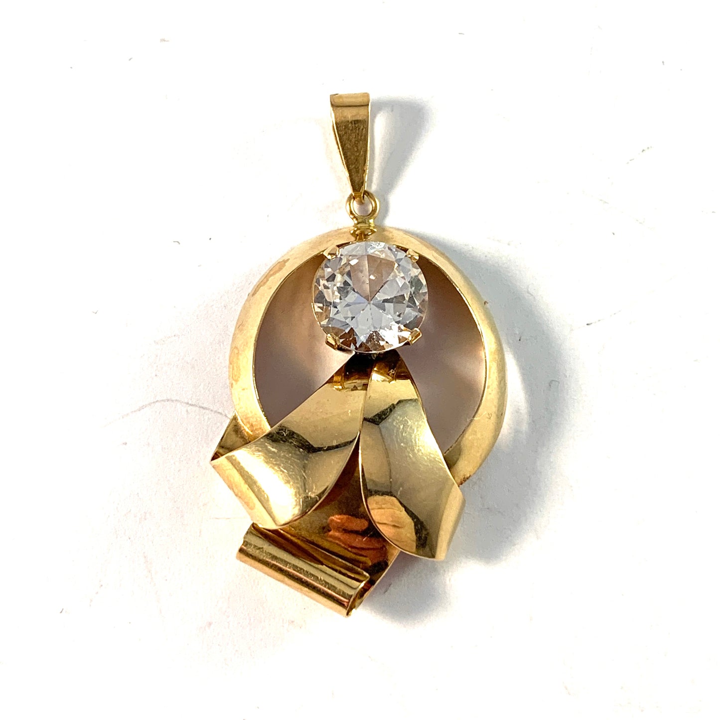 Guldvaruhuset, Sweden year 1950. Mid Century 18k Gold Rock Crystal Pendant.