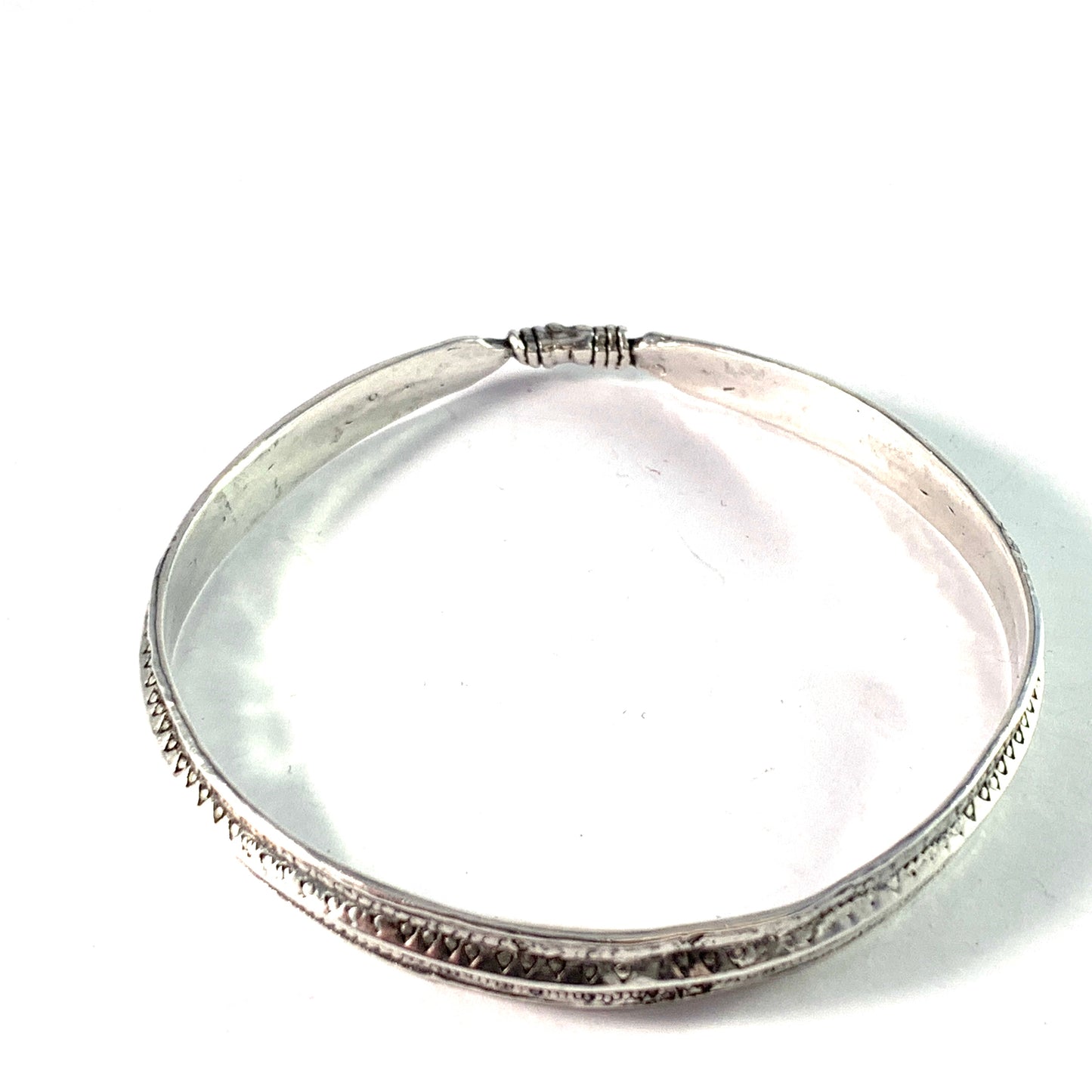 Bengt Hallberg, Sweden. Vintage Sterling Silver Viking Copy Bangle Bracelet.