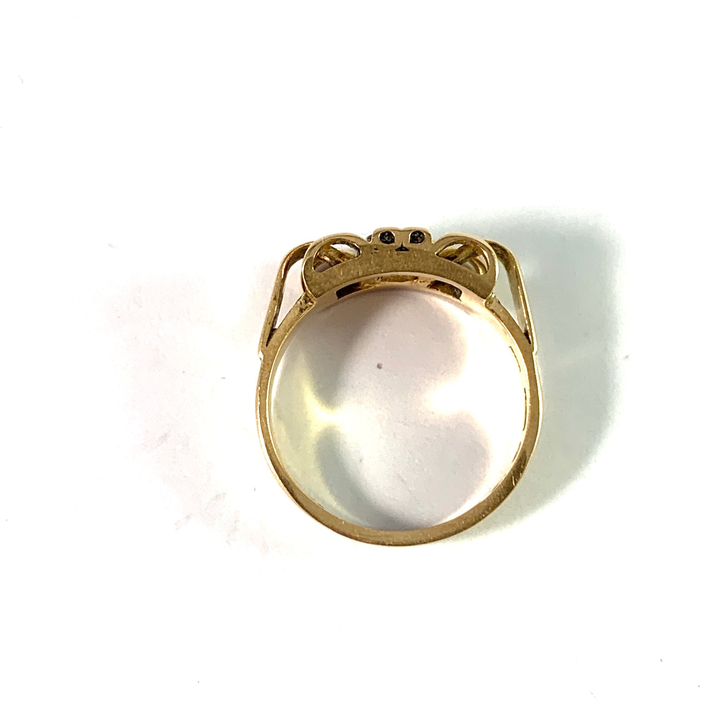 Wahlsten, Sweden 1947 Vintage 18k Gold Diamond Tank Ring