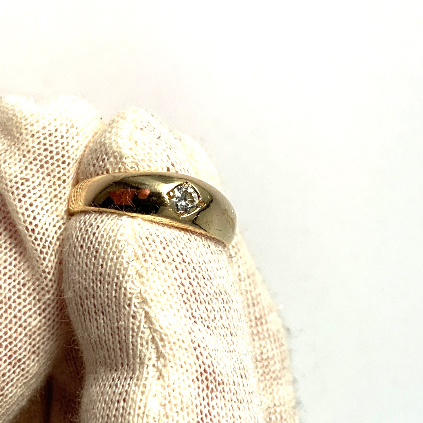 Midtjydsk Guldsmedie, Denmark 1960s. Vintage 14k Gold Diamond Ring.