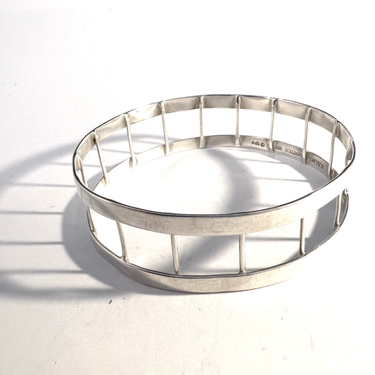 HJALMARSDOTTER for L Lavér, Stockholm 1960s. Sterling Silver Bangle. Signed.