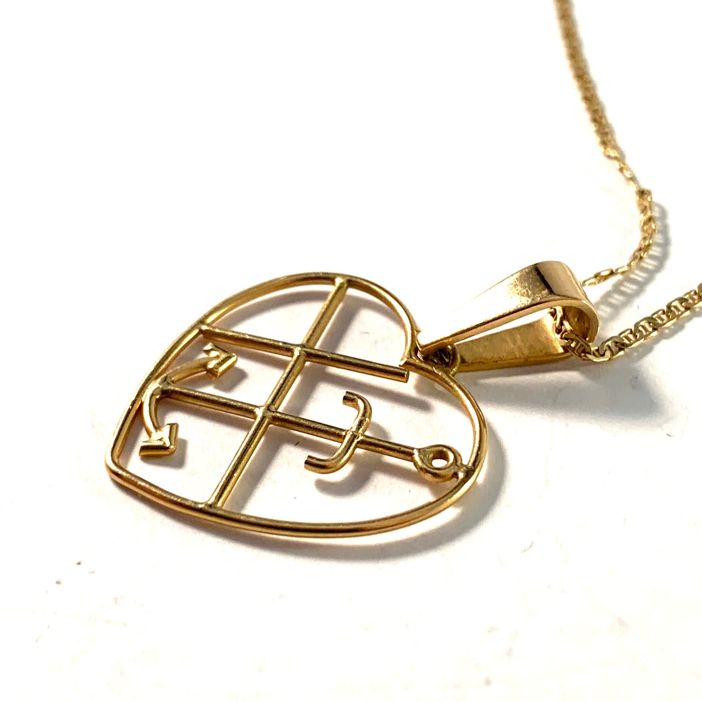 L Magnusson, Sweden 1974. Vintage 18k Gold Faith Hope Love Pendant. 14k Gold Chain.