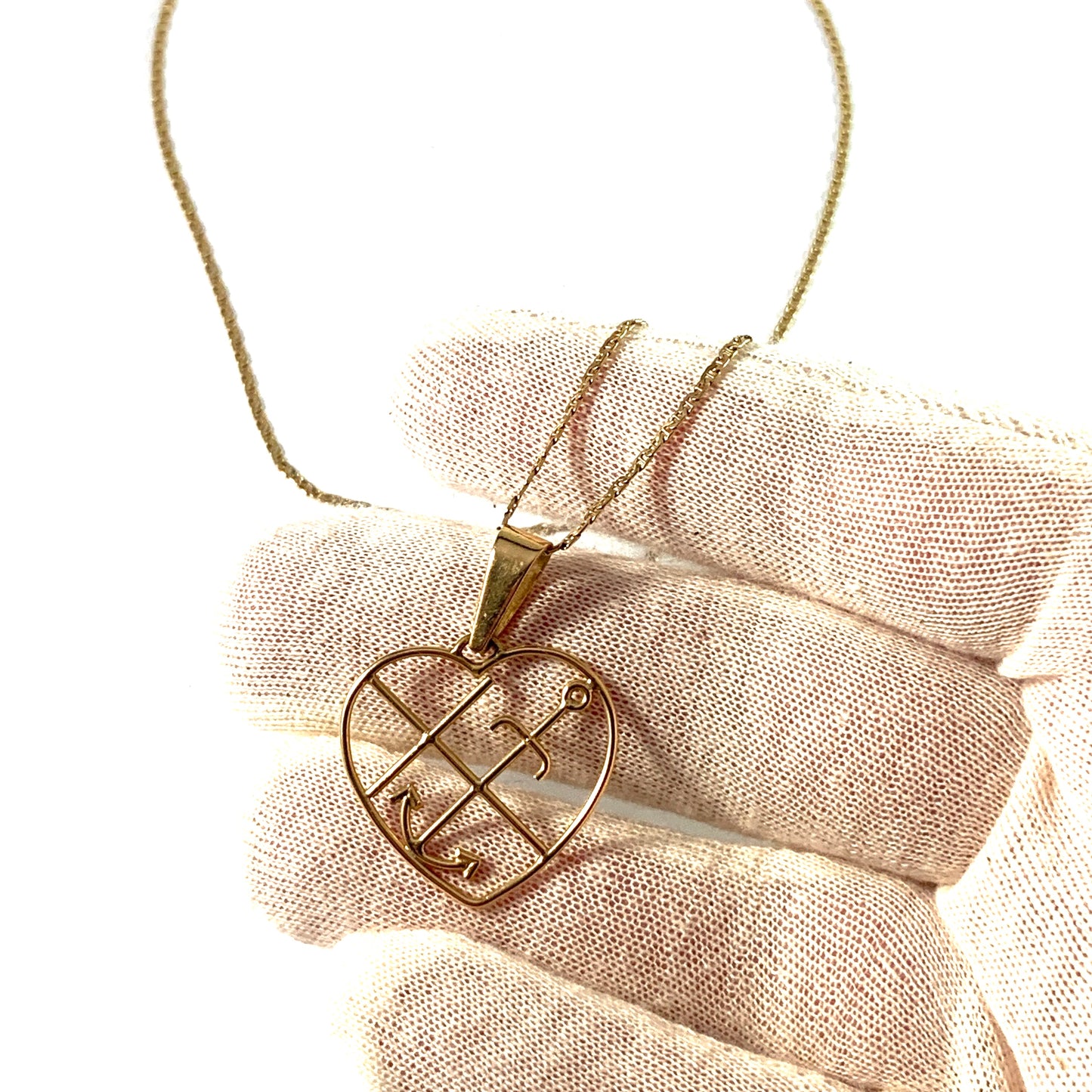 L Magnusson, Sweden 1974. Vintage 18k Gold Faith Hope Love Pendant. 14k Gold Chain.