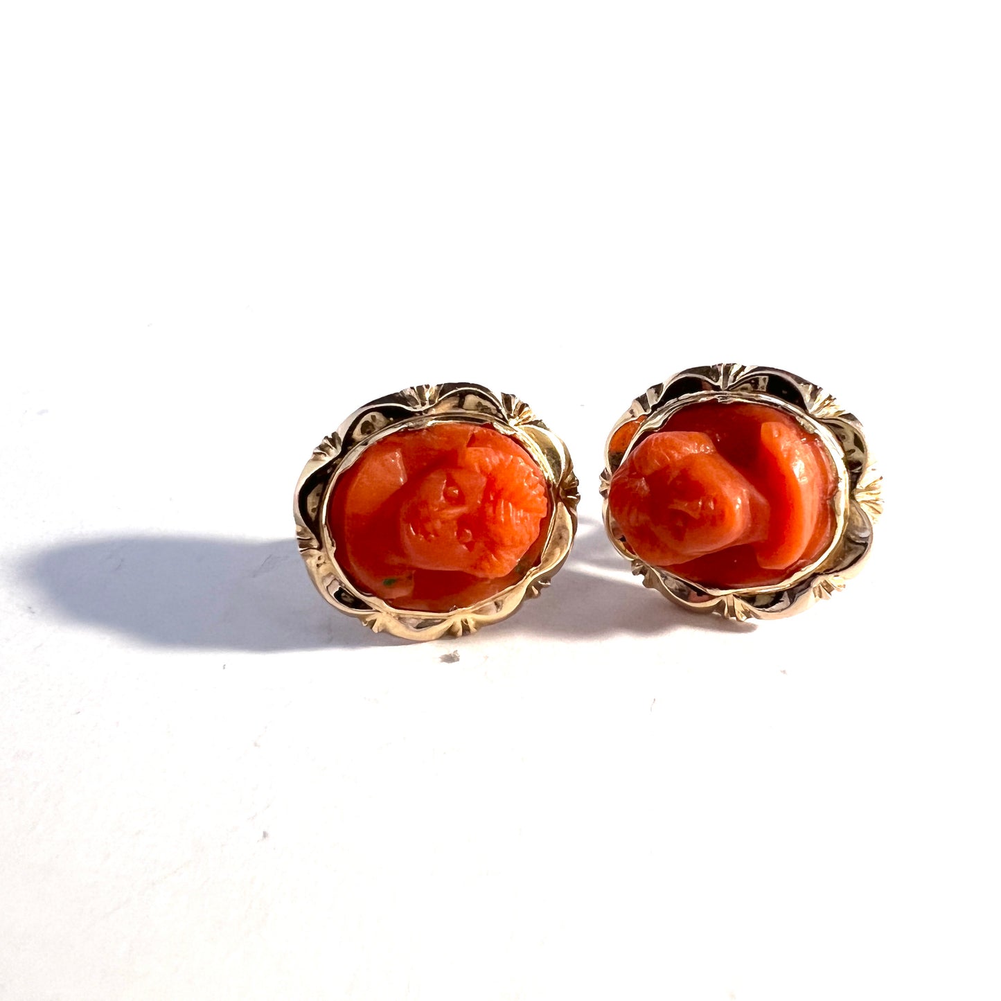 Vintage 1940-50s 14k Gold Cameo Earrings