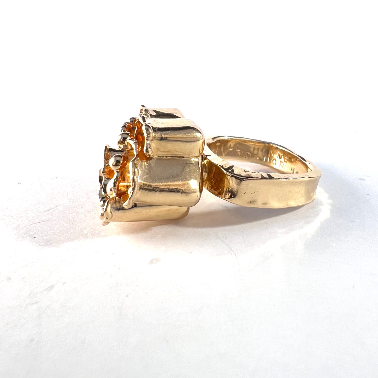 Claes E Giertta, Sweden 1974. Massive 17.4gram 18k Gold Modernist Ring.