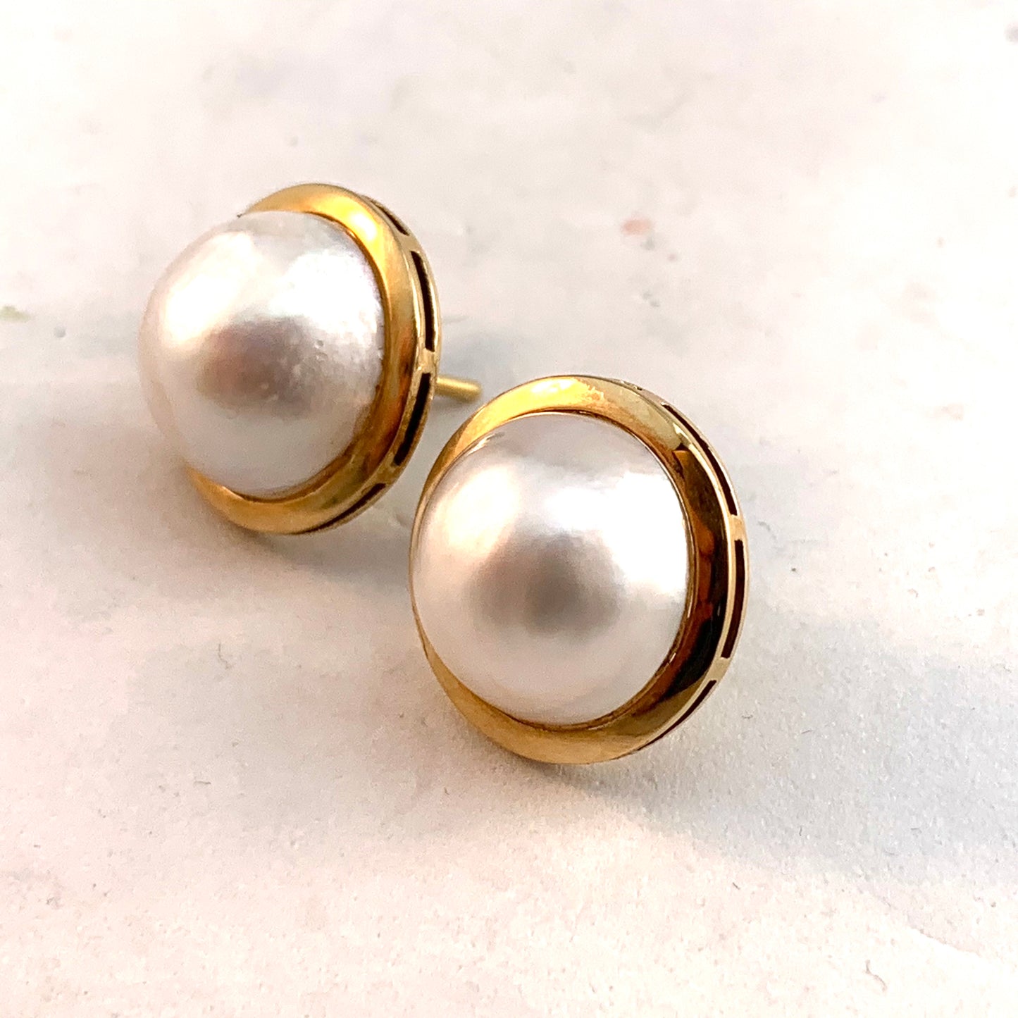 Vintage 18k Gold Mabe Pearl Earrings.