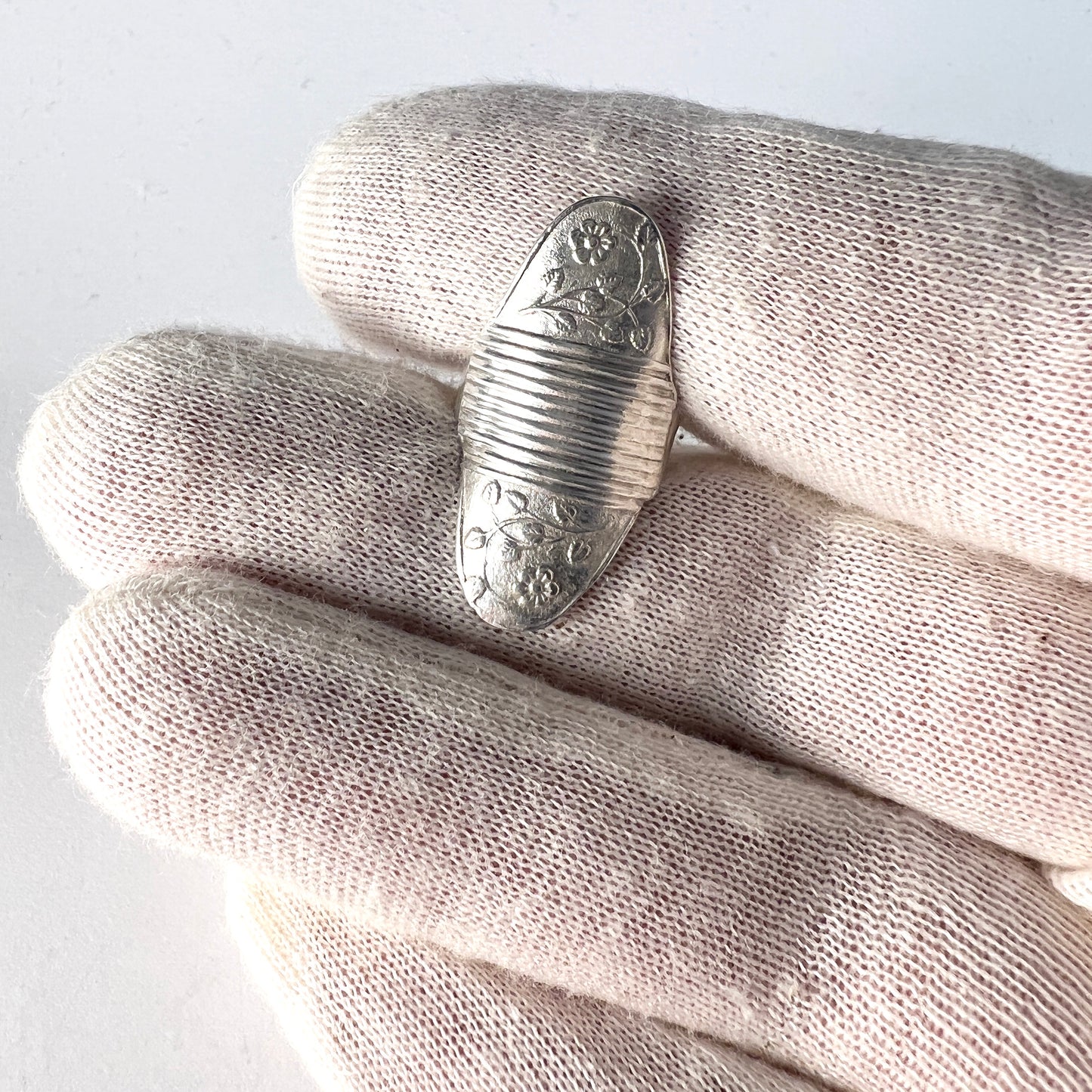 AR Örebro, Sweden year 1857. Antique Solid Silver Thimble Ring.