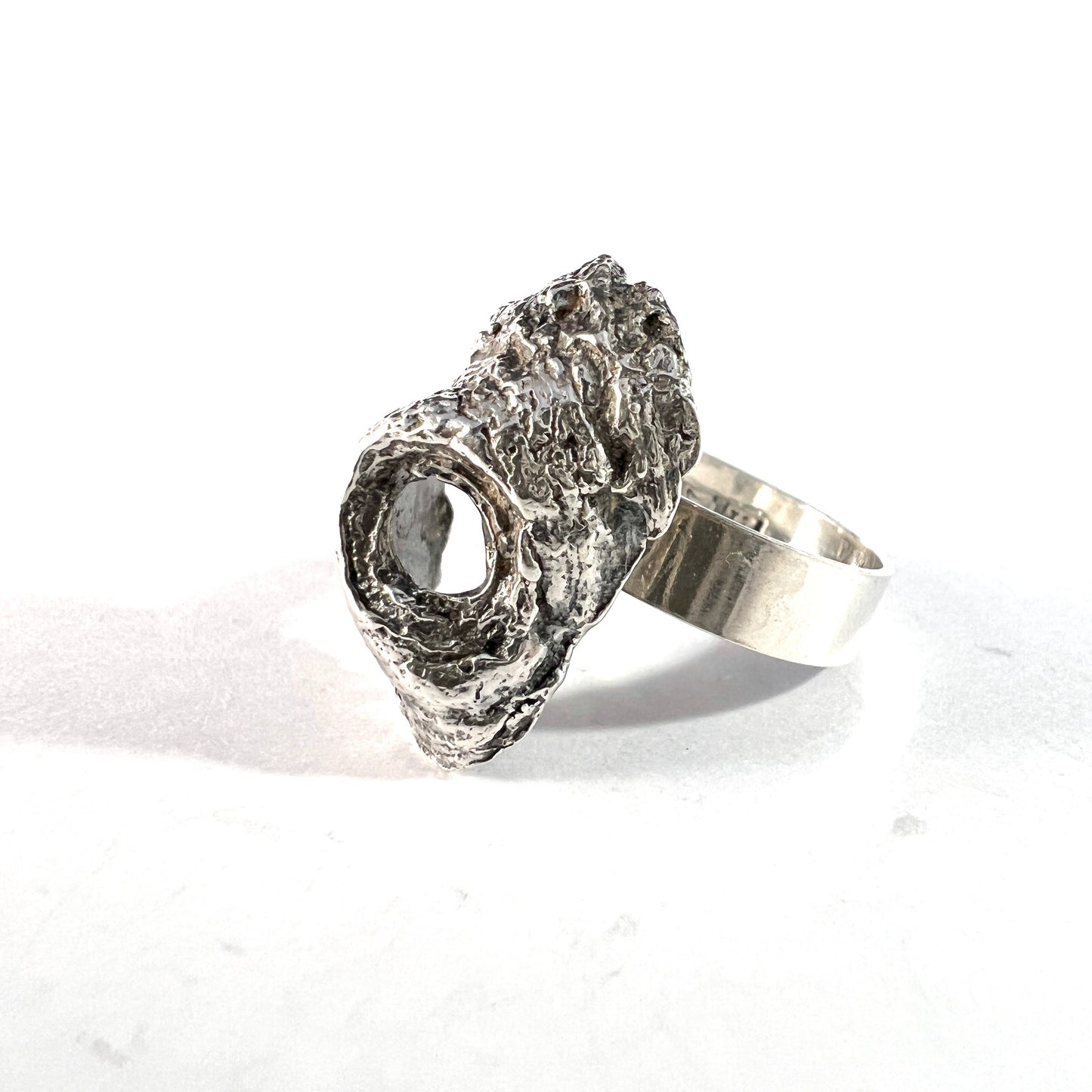 Helky Juvonen for N Westerback, Finland 1972. Vintage Sterling Silver Ring. Design: Outa.