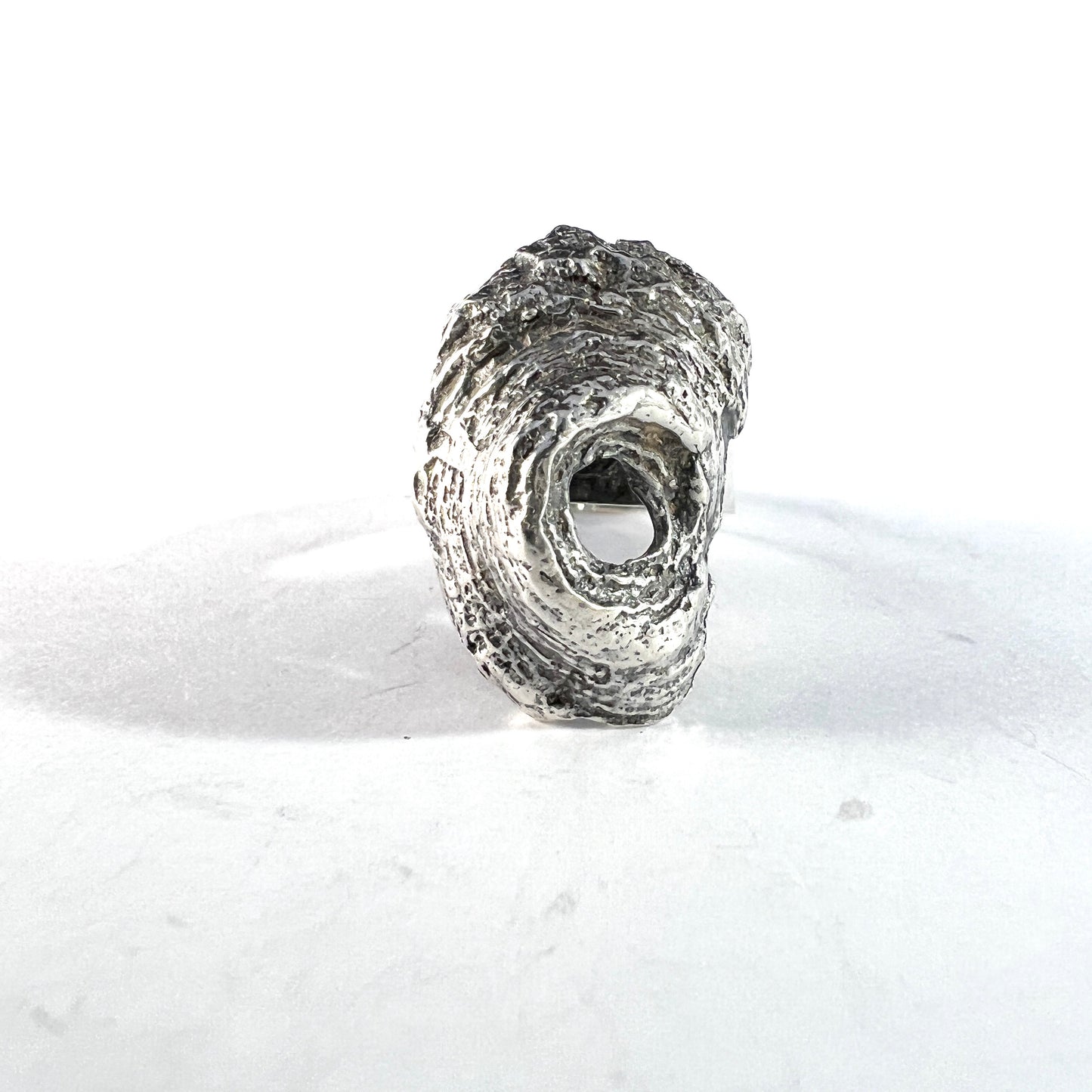 Helky Juvonen for N Westerback, Finland 1972. Vintage Sterling Silver Ring. Design: Outa.