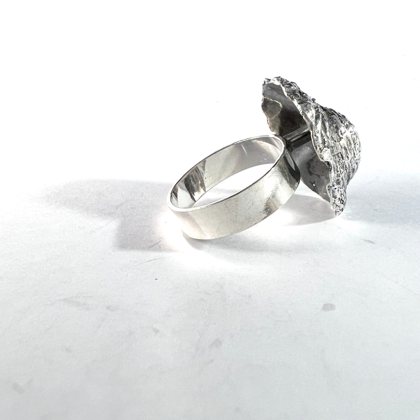 Helky Juvonen for N Westerback, Finland 1972. Vintage Sterling Silver Ring. Design: Outa.